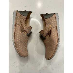 Rovers Made in Portugal handmade leather dotted flats size 38 gray tan